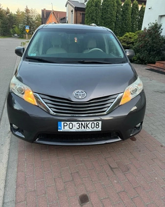 Toyota Sienna cena 55900 przebieg: 258930, rok produkcji 2011 z Konin małe 191